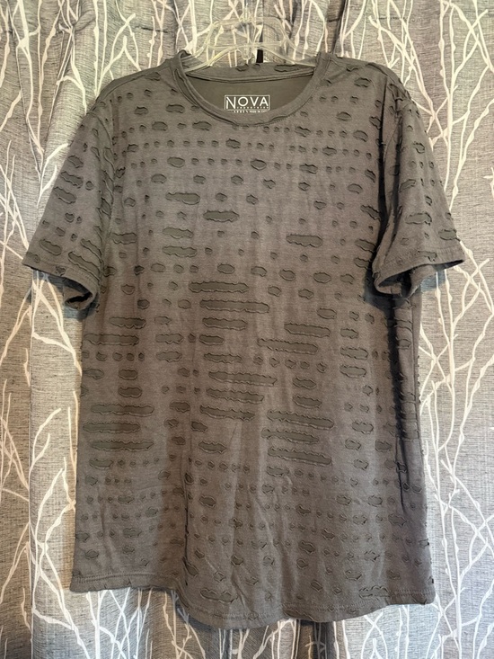 Nova Industries Other - Buckle Men's Destructed Gray Short Sleeve T-Shirt size Large